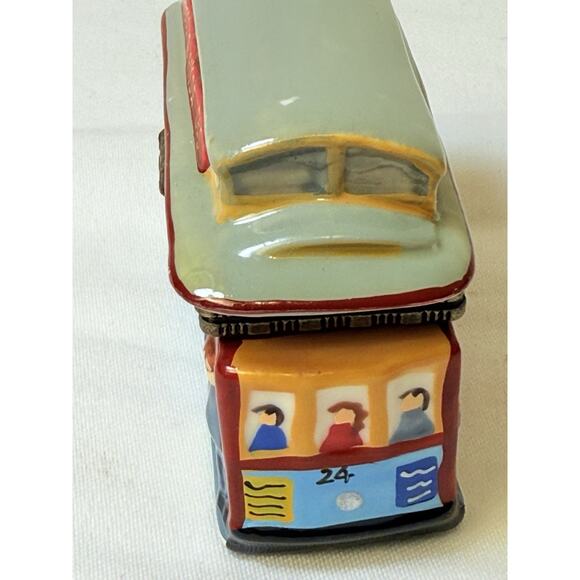 Powell & Hyde San Francisco Cable Car Ceramic Trinket Box with Trinket 2”x3” - Picture 2 of 9